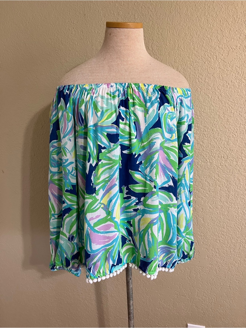 Lilly Pulitzer Enna Top Resort Navy-Uptown Trunk Print-SZ M